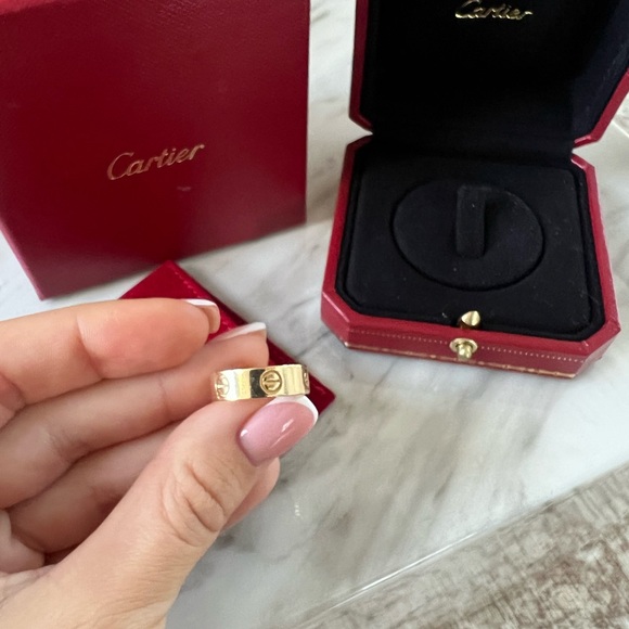 Cartier LOVE ring in Yellow Gold size 50mm - Picture 2 of 8